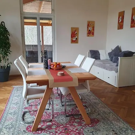 Neu Renovierte Altbauwohnung Im Herzen Von 100qm * Στάιρ