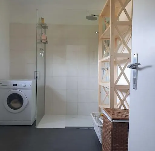 Neu Renovierte Altbauwohnung Im Herzen Von 100qm