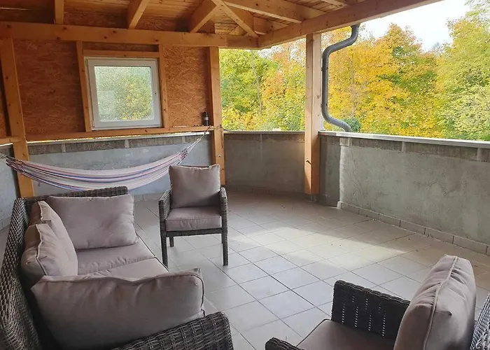 Neu Renovierte Altbauwohnung Im Herzen Von 100qm Daire *