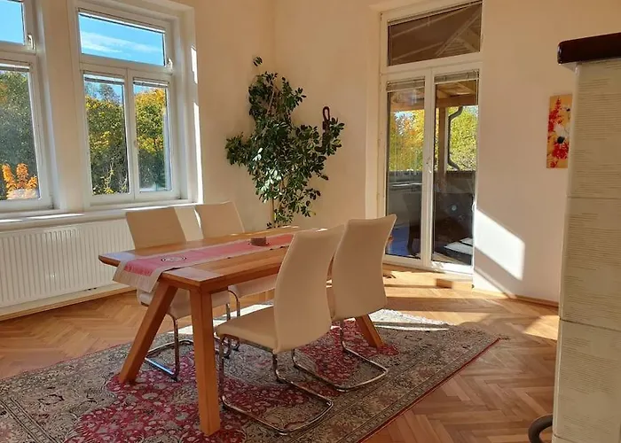 Neu Renovierte Altbauwohnung Im Herzen Von 100qm Daire