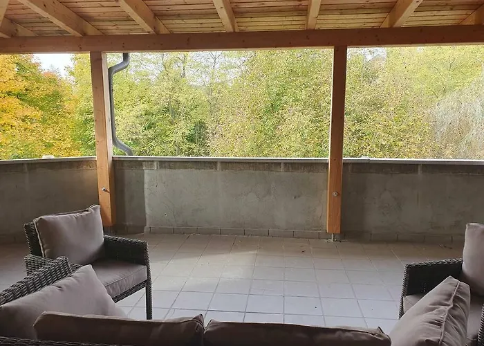 Daire Neu Renovierte Altbauwohnung Im Herzen Von 100qm