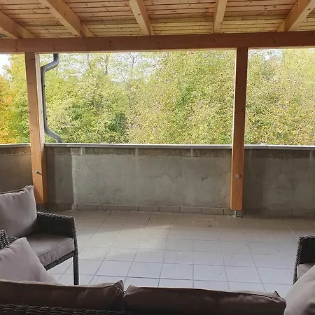 Apartamento Neu Renovierte Altbauwohnung Im Herzen Von 100qm