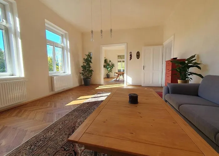 Lejlighed Neu Renovierte Altbauwohnung Im Herzen Von 100qm