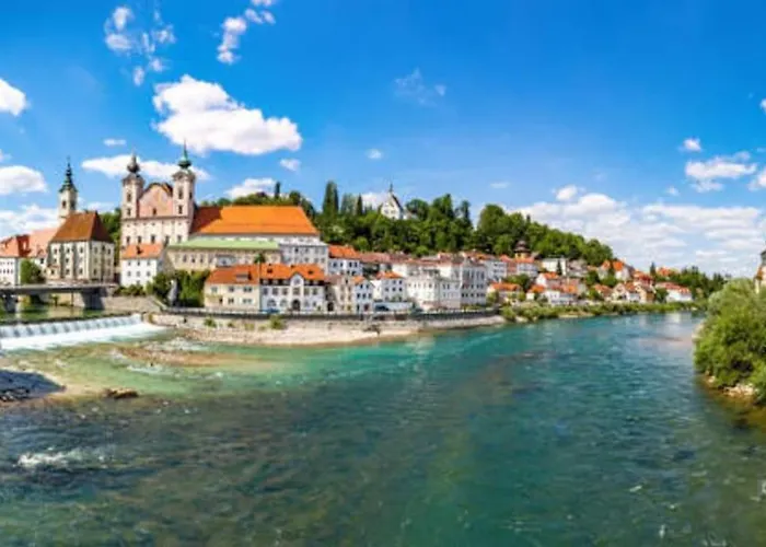 Neu Renovierte Altbauwohnung Im Herzen Von 100qm Lejlighed *